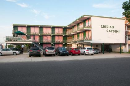 Grecian Garden Motel - image 6