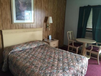 Hillcrest Motel - image 5