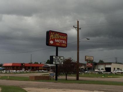 Hillcrest Motel - image 8
