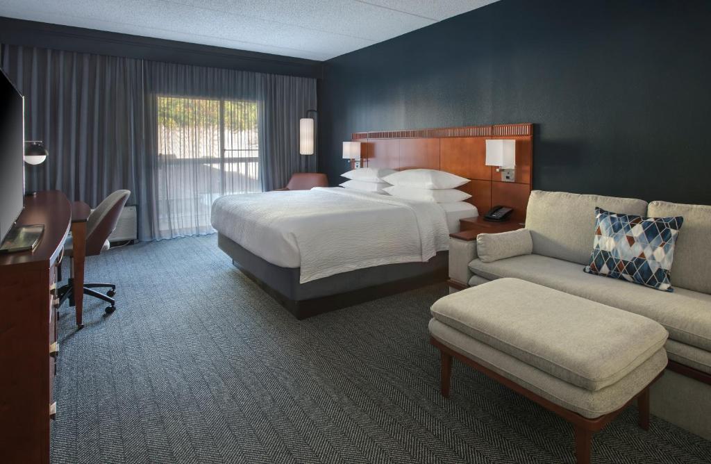 Courtyard by Marriott Norwalk - main image