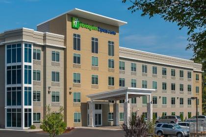 Holiday Inn Express  Suites Norwood an IHG Hotel