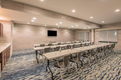 Holiday Inn Express & Suites Norwood an IHG Hotel - image 11