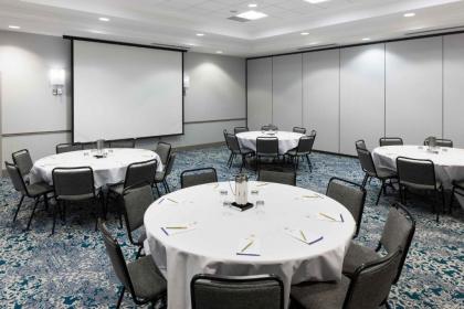 Hilton Garden Inn Detroit/Novi - image 13