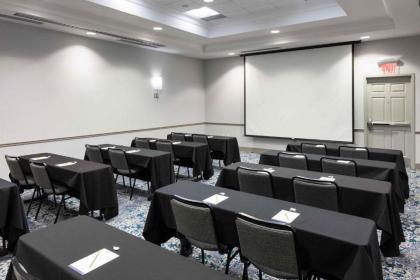 Hilton Garden Inn Detroit/Novi - image 14