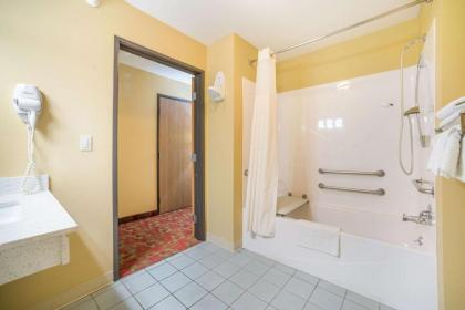 Quality Inn O'Fallon I-64 - image 12
