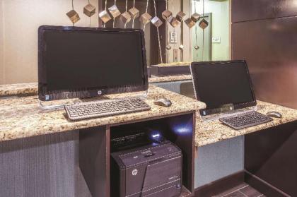 La Quinta Inn & Suites by Wyndham O'Fallon - St. Louis - image 12