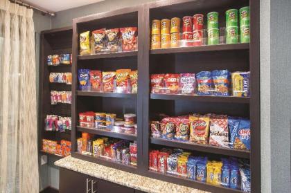 La Quinta Inn & Suites by Wyndham O'Fallon - St. Louis - image 14