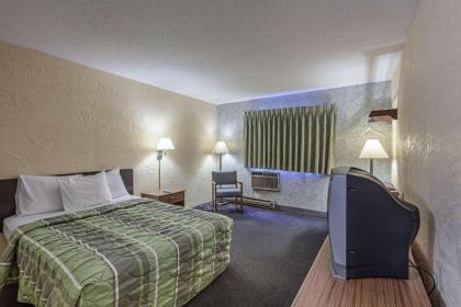 Motel 6-Oak Creek WI - image 21