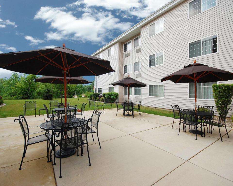 Hawthorn Suites By Wyndham Oak Creek/Milwaukee Airport - image 2
