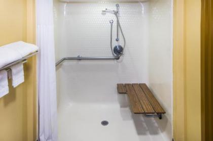 Days Inn by Wyndham Oak Grove/Ft. Campbell - image 15