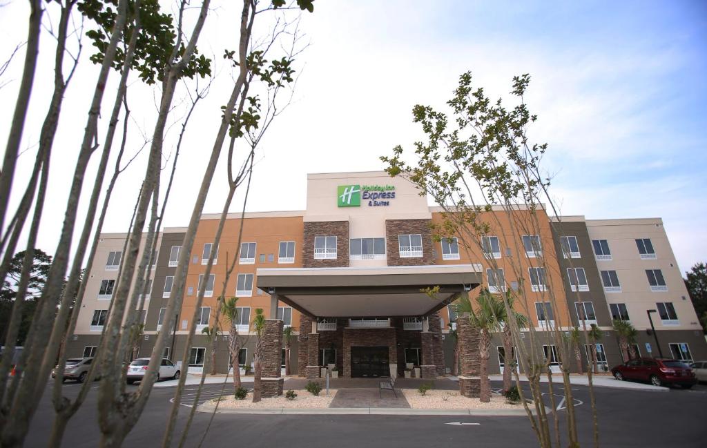 Holiday Inn Express & Suites Southport - Oak Island Area an IHG Hotel - image 5