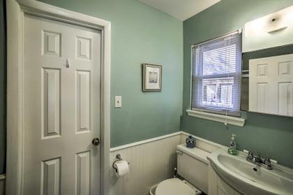 Oak Island Home with Yard - 10 Min Walk to Beach - image 13