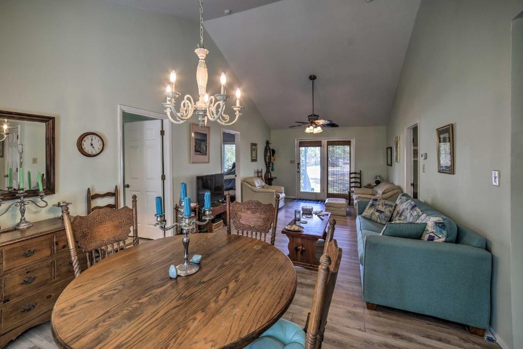 Oak Island Home with Yard - 10 Min Walk to Beach - image 2