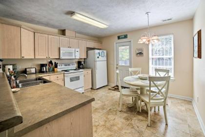 Oak Island Cottage - Walk to Beach and Intracoastal! - image 11