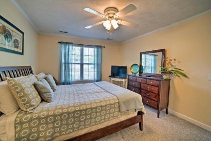 Oak Island Cottage - Walk to Beach and Intracoastal! - image 13