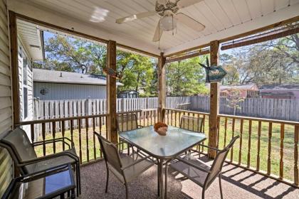 Oak Island Cottage - Walk to Beach and Intracoastal! - image 4