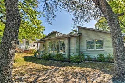 Oak Island Home with Fenced Yard-Walk to Long Beach! - image 5