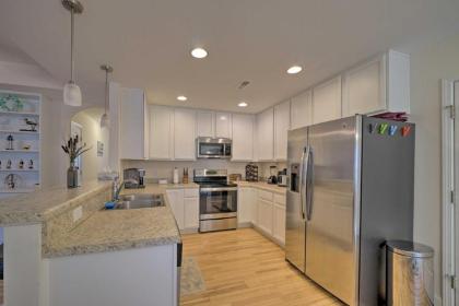 Modern Oak Island Home 1 Mile to the Beach! - image 4