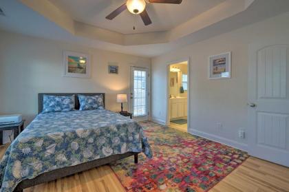 Modern Oak Island Home 1 Mile to the Beach! - image 9