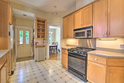 Classic Oak Park Home 11 Mi to Dtwn Chicago! - image 8