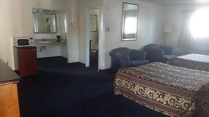 Holiday Motel Oakdale - image 15