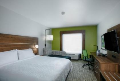 Holiday Inn Express & Suites Oakhurst-Yosemite Park Area an IHG Hotel - image 1