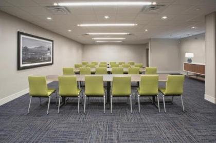 Holiday Inn Express & Suites Oakhurst-Yosemite Park Area an IHG Hotel - image 2
