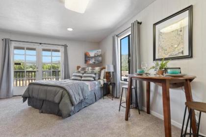 High Sierra Hideout  Yosemite and Bass Lake Getaway Oakhurst