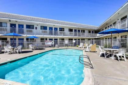 Motel 6-Oakland CA - Airport - image 3