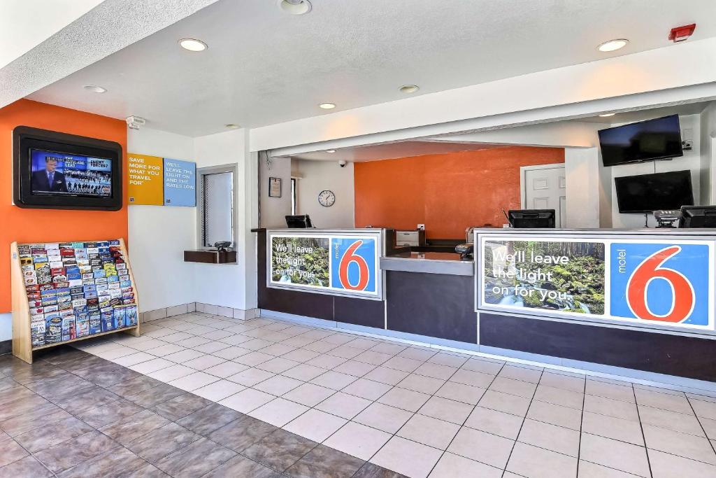 Motel 6-Oakland CA - Airport - image 5