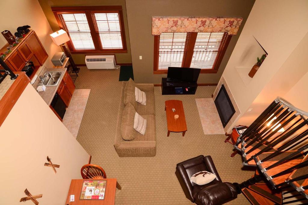 A308 - Studio Style Suite with Loft Free WIFI! - image 6