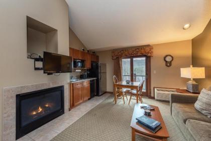 A313 - Studio and Loft Lake View Suite with Fireplace Free WIFI! - image 16
