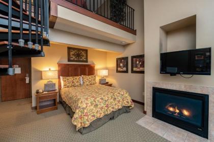 A313 - Studio and Loft Lake View Suite with Fireplace Free WIFI! - image 3