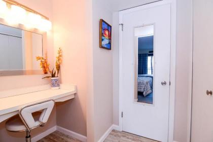 309B - Lakefront One Bedroom Condo Queen Beds Fireplace! - image 14