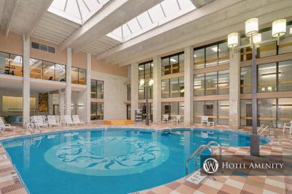 708H - Lakefront Studio Condo with Private Balcony Free WIFI! - image 5