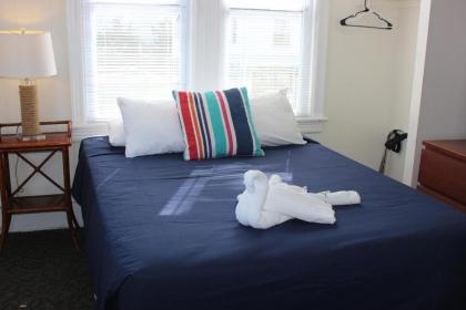 Blue Water Inn - image 13
