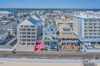 Boardwalk terrace