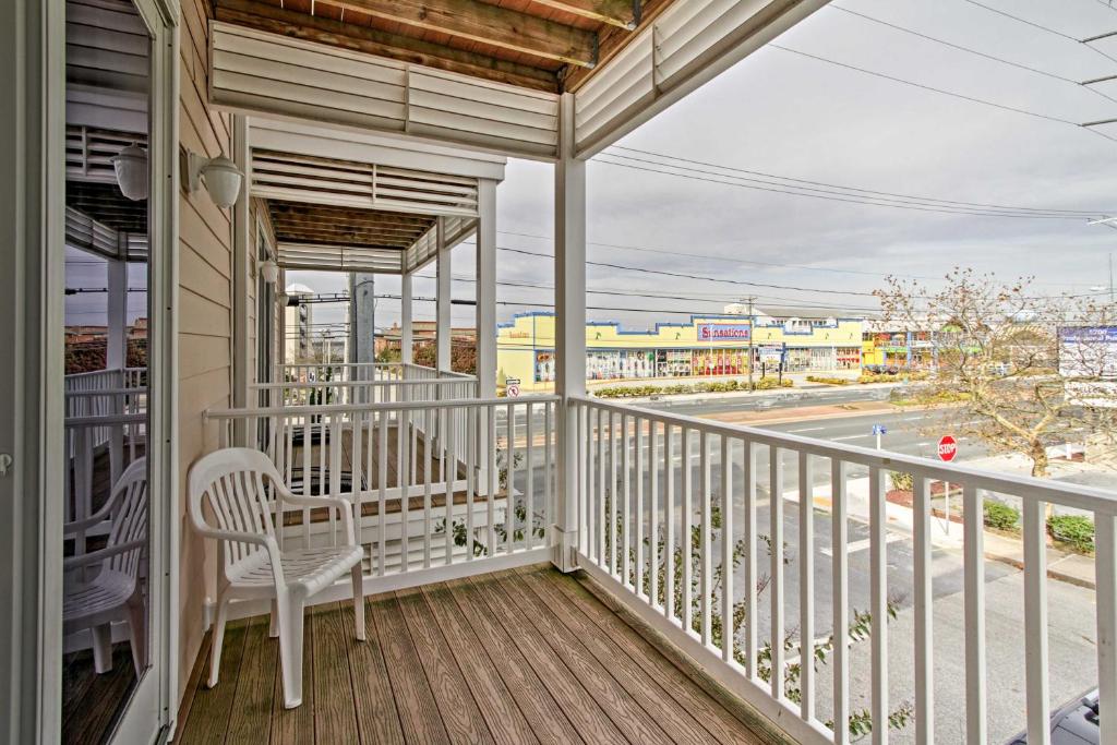 Renovated Ocean City Townhome - 1 Block to Beach! - image 3