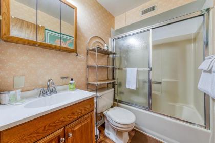 Jamaica Place - image 18