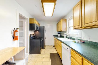 Boardwalk Bungalow - image 14