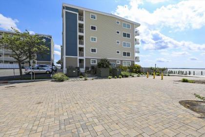 Thunder Island Condos - image 12