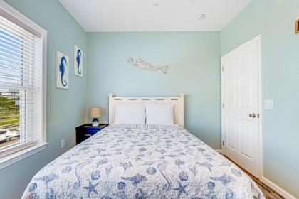 Robin Retreat in OC - image 16