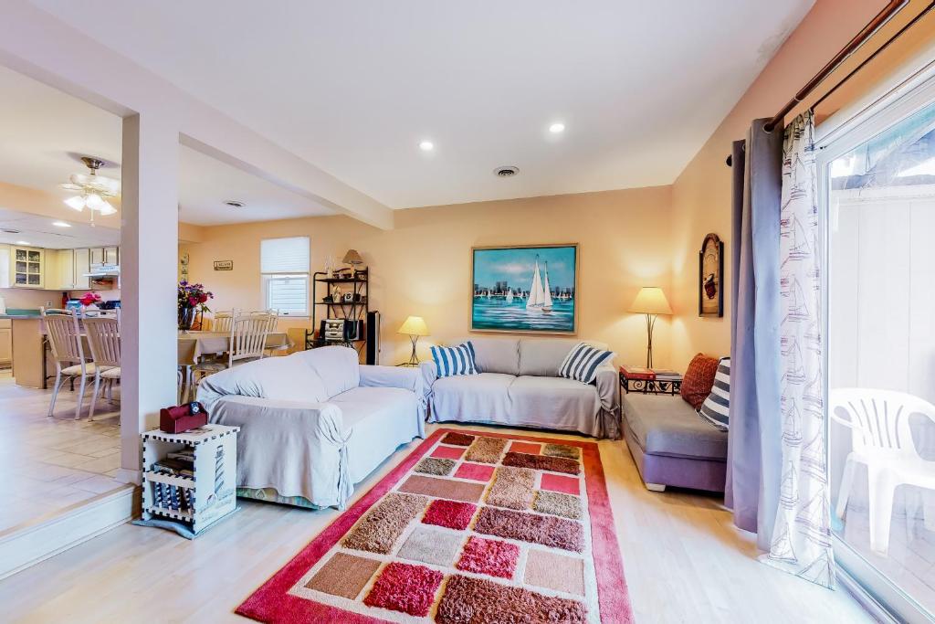Shipwreck Townhome - image 2