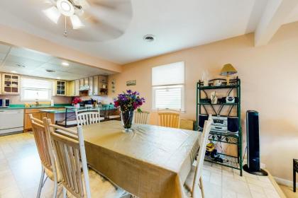 Shipwreck Townhome - image 5