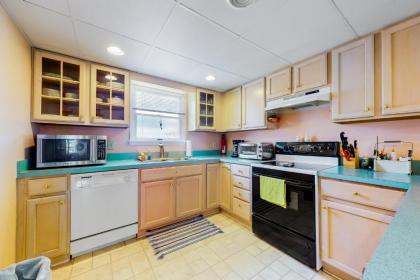 Shipwreck Townhome - image 9