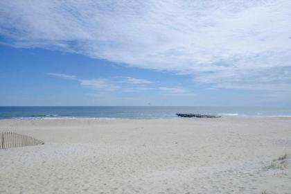 Cozy Ocean Grove Beach Retreat Walk to the Coast! - image 2