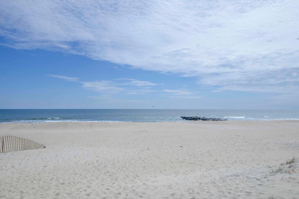 Ocean Grove Apt with Balcony 1 Block to the Beach! - image 4