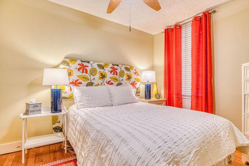 The Allenhurst Apartment #1 - 2 Bedroom & 1 Bathroom - image 4