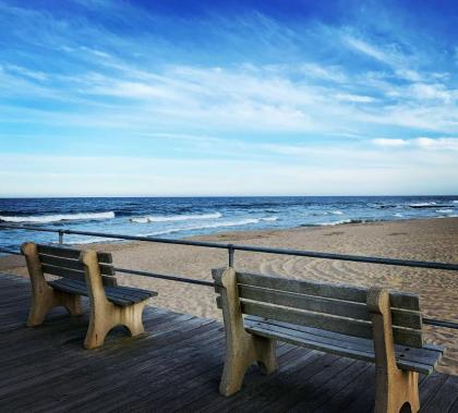 The Allenhurst Beach Apartment #9 - Small Studio with Bathroom & Kitchenette - image 10