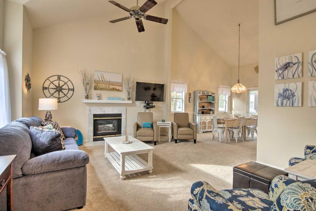Ocean Pines House with Screened-In Deck and Grill! - main image